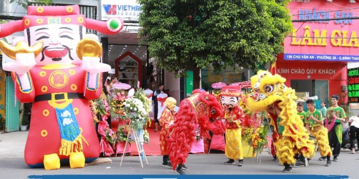 Lễ Khai Trương Viral: Bí Quyết Thu Hút Đám Đông Hiệu Quả